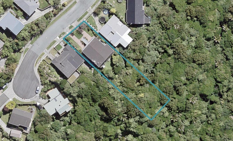 16 Camellia Terrace, Maungaraki, Lower Hutt - Carousel 1