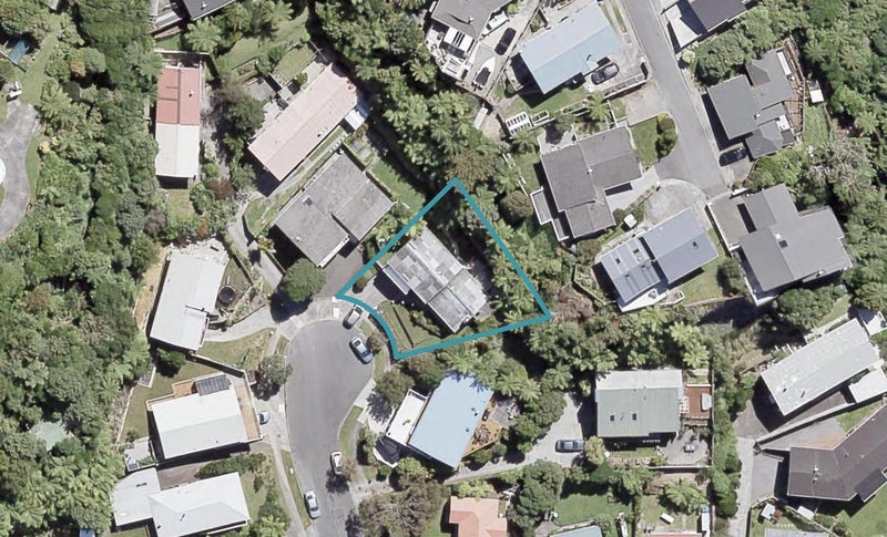4 Taka Grove, Normandale, Lower Hutt - Carousel 1