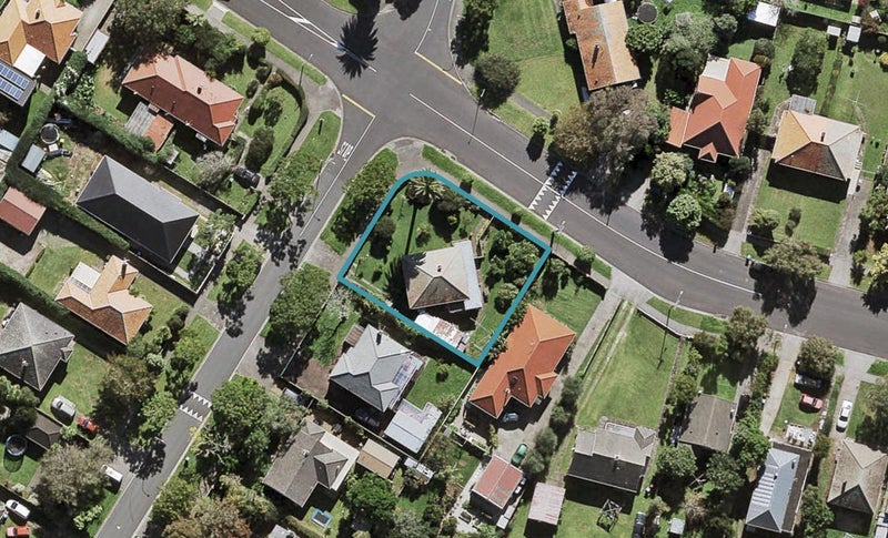 68 Lambeth Road, Sandringham, Auckland - Carousel 1