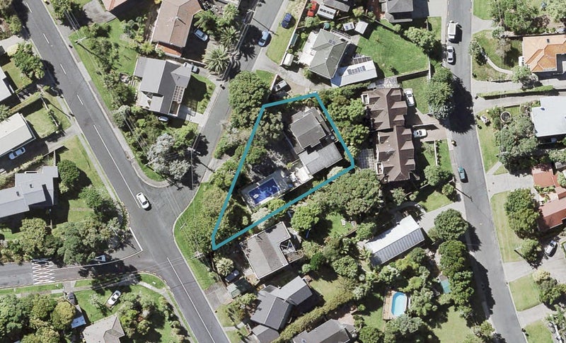 52 Seaton Road, Murrays Bay, Auckland - Carousel 1