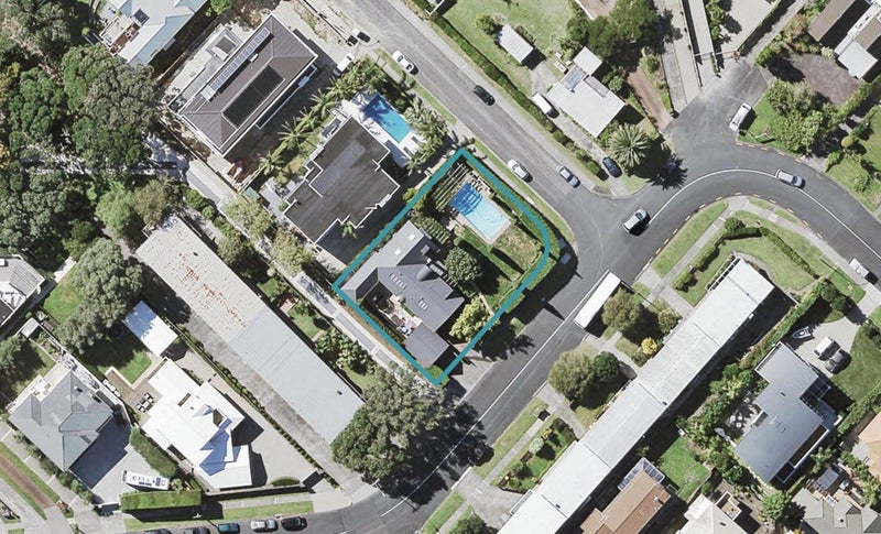 36 Castor Bay Road, Castor Bay, Auckland - Carousel 1