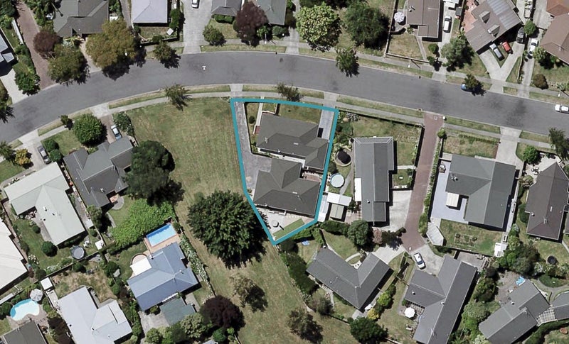 2/51 Whiting Crescent, Greenmeadows, Napier - Carousel 1