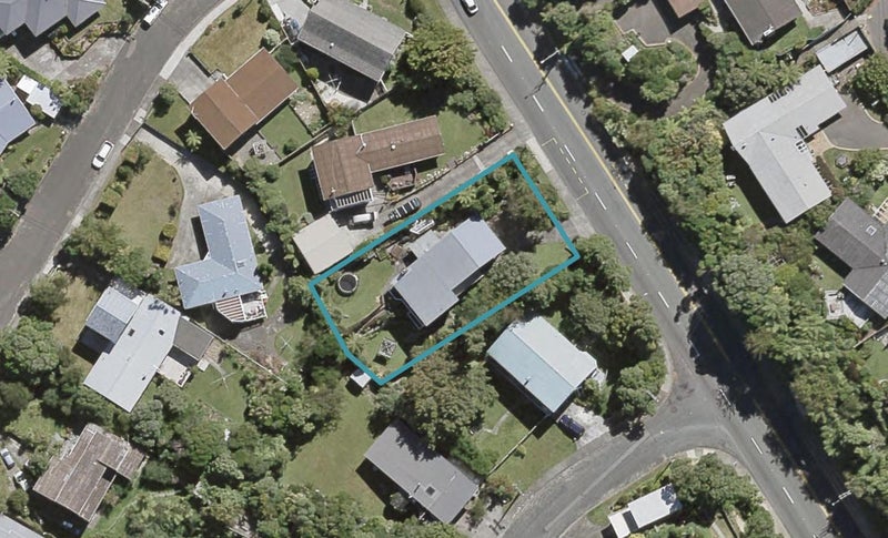 25 MANOR DR, STOKES VALLEY, LOWER HUTT - Carousel 1