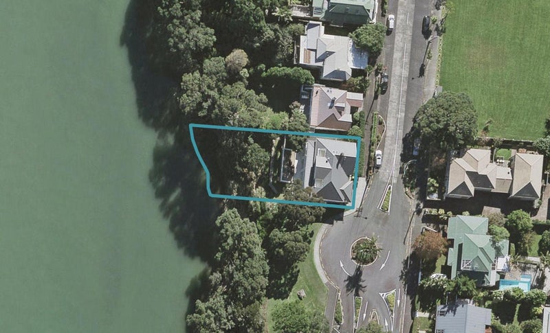 18 Queen Street, Northcote Point, Auckland - Carousel 1