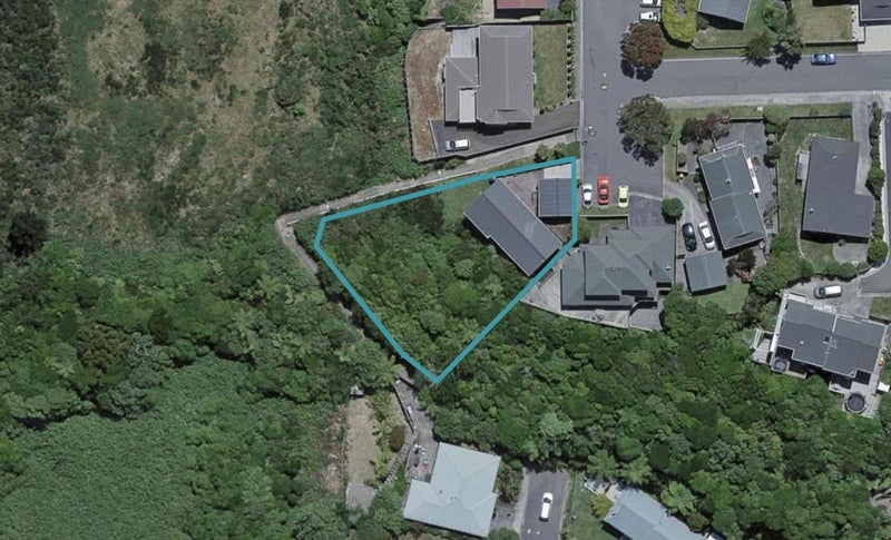 39 Pelorous Street, Paparangi, Wellington - Carousel 1
