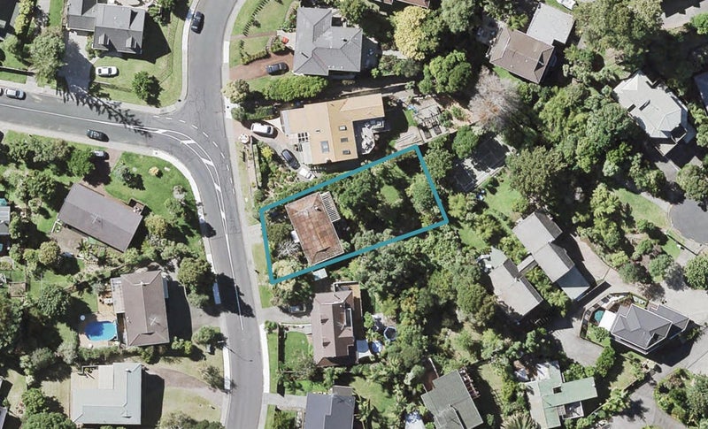 24 St Ives Terrace, Mairangi Bay, Auckland - Carousel 1