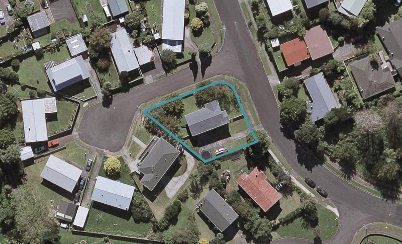 1 Benbow Place, Westown, New Plymouth - Carousel 1