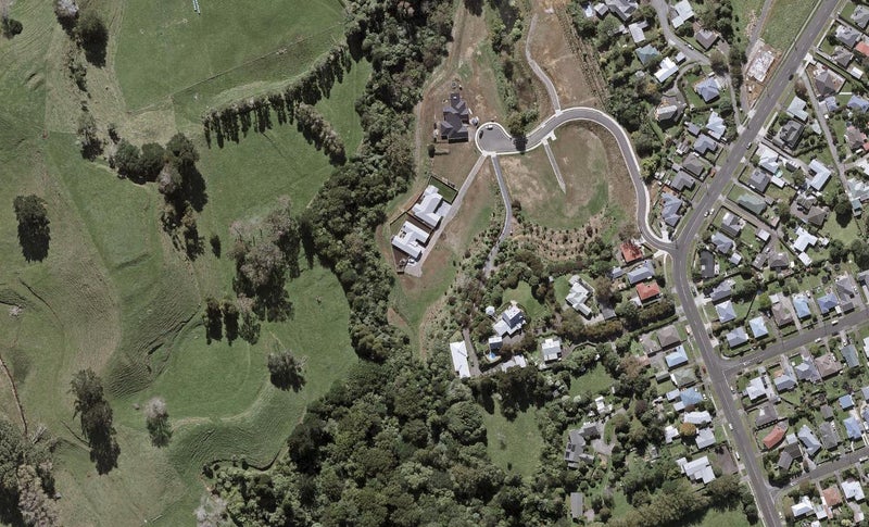 5 Okoare Lane, Ferndale, New Plymouth - Carousel 1