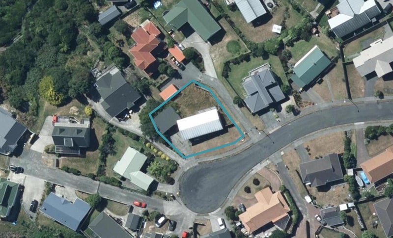12 Coventry Close, Ascot Park, Porirua - Carousel 1