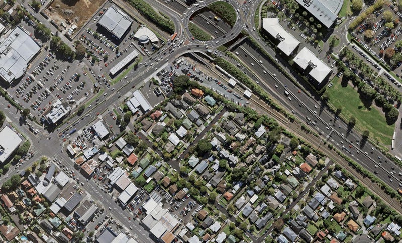 10 Derry Street, Greenlane, Auckland - Carousel 1