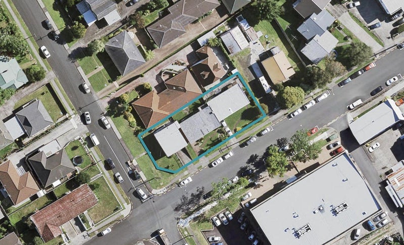 2/11 Queen Street, Papakura, Auckland - Carousel 1