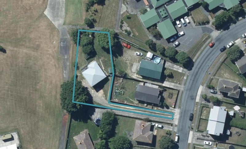 12 Kokiri Crescent, Waitangirua, Porirua - Carousel 1