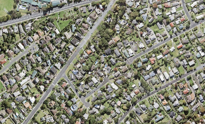13 Glenroy Place, Green Bay, Auckland - Carousel 1