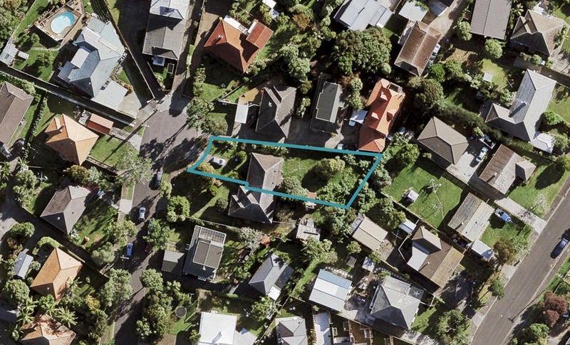 13 Howlett Street, Waterview, Auckland - Carousel 1