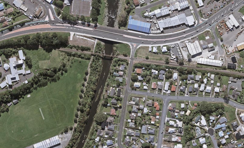 4 Queens Road, Glen Avon, New Plymouth - Carousel 1
