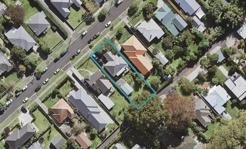 9 Le Roy Terrace, Birkenhead, Auckland - Carousel 1