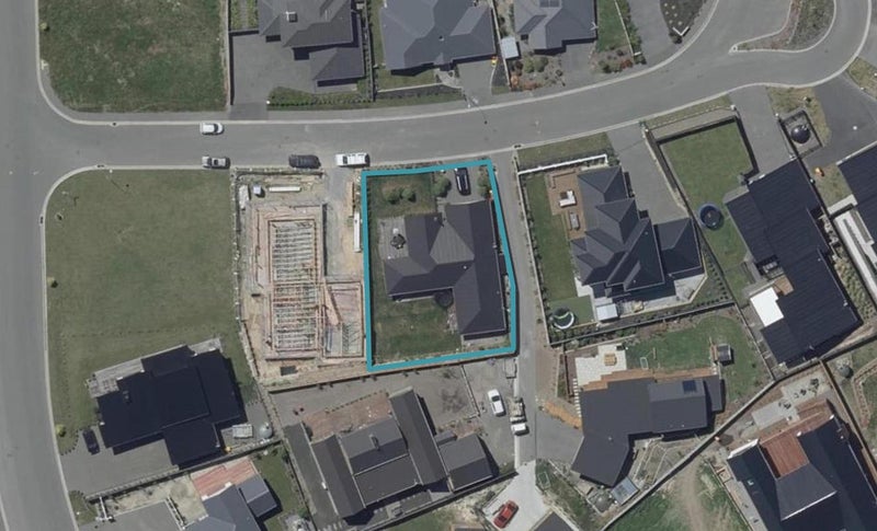 6 Dove Grove, Westmorland, Christchurch - Carousel 1