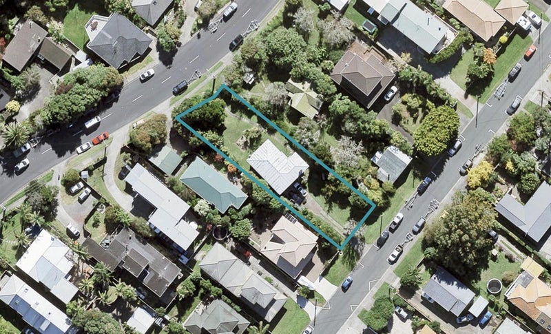 943 Beach Road, Torbay, Auckland - Carousel 1
