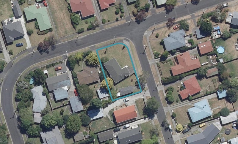 2 Cedar Place, Hillcrest, Hamilton - Carousel 1