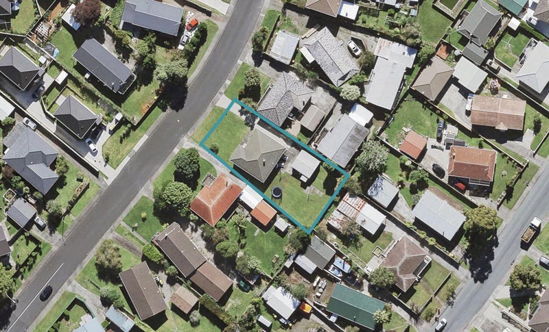 49 Thornlow Street, Glendene, Auckland - Carousel 1