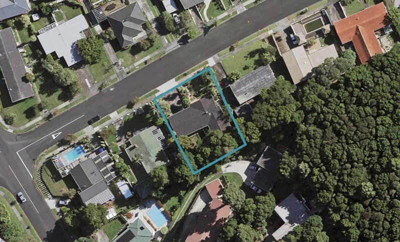 17 Walpole Avenue, Hillpark, Auckland - Carousel 1