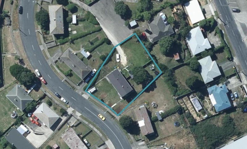 13 Bedford Street, Cannons Creek, Porirua - Carousel 1