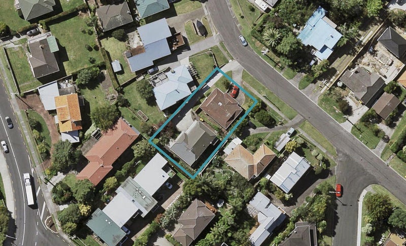 2/52 Corunna Road, Milford, Auckland - Carousel 1
