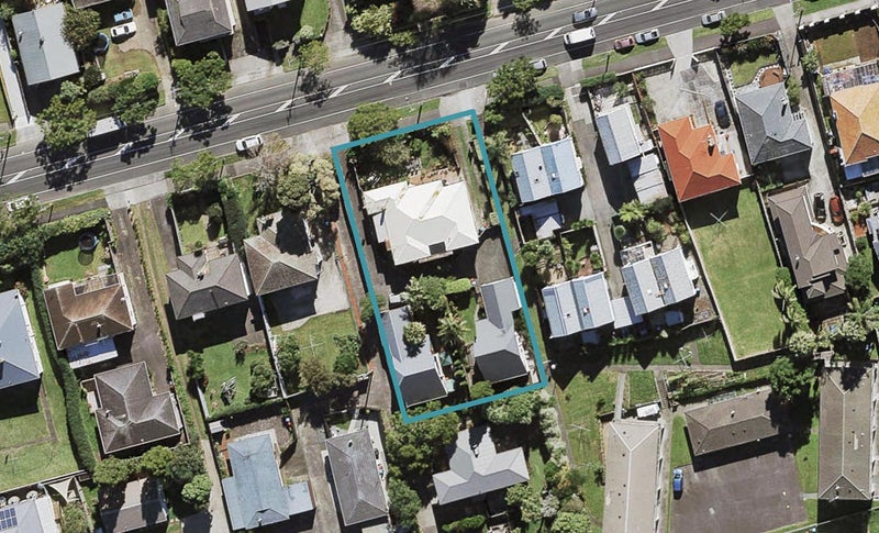 34 Owairaka Avenue, Mount Albert, Auckland - Carousel 1