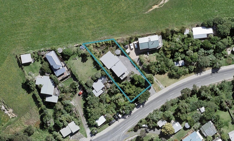 20 Shelly Beach Road, Helensville - Carousel 1