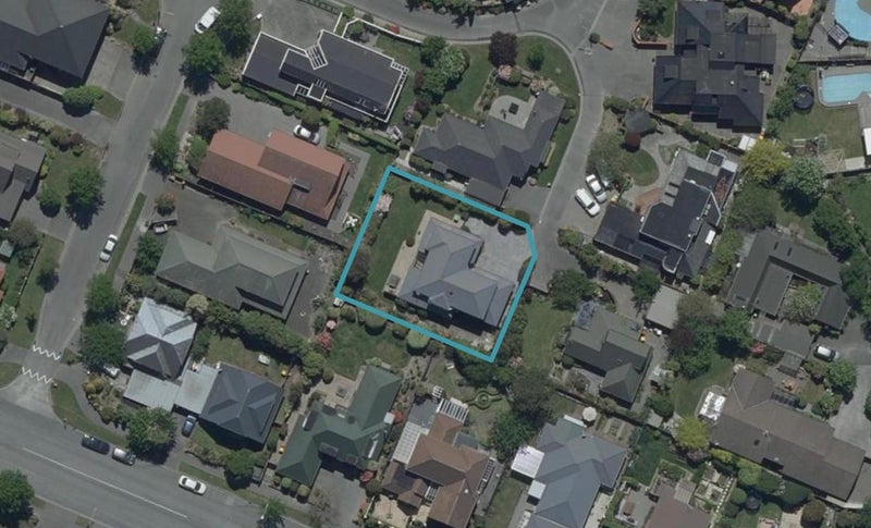 12 Derenzy Place, Avonhead, Christchurch - Carousel 1