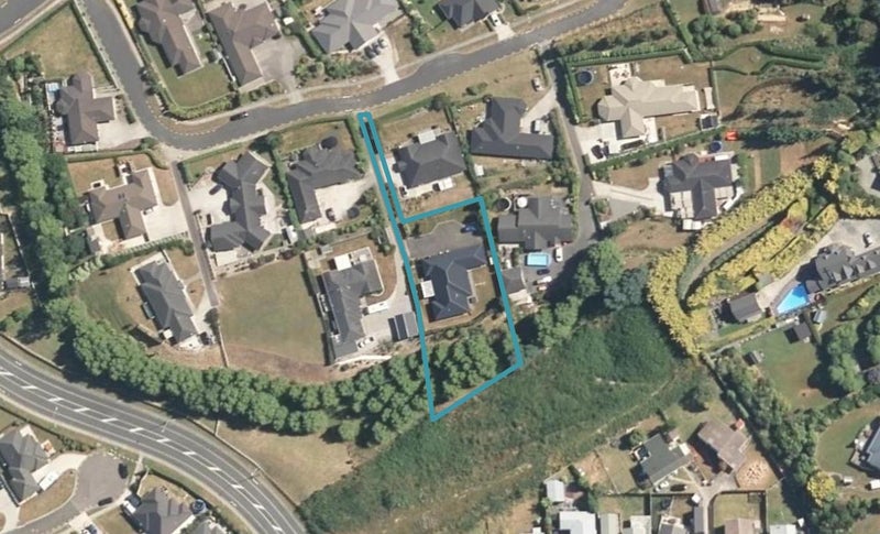 16 Jade Crescent, Timberlea, Upper Hutt - Carousel 1