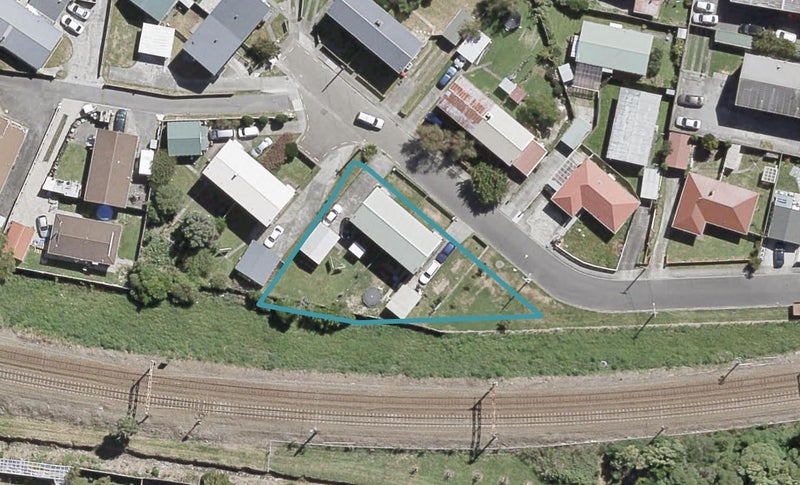 3/30 Trevethick Grove, Woburn, Lower Hutt - Carousel 1