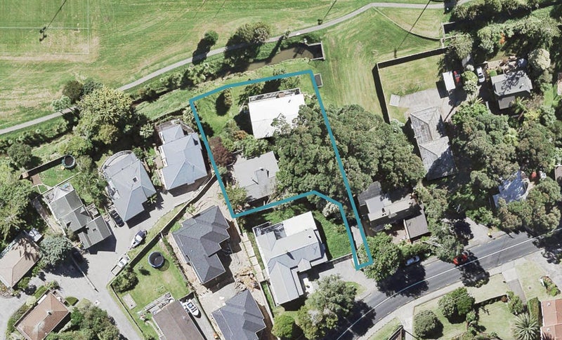 2/31 Glencoe Road, Browns Bay, Auckland - Carousel 1