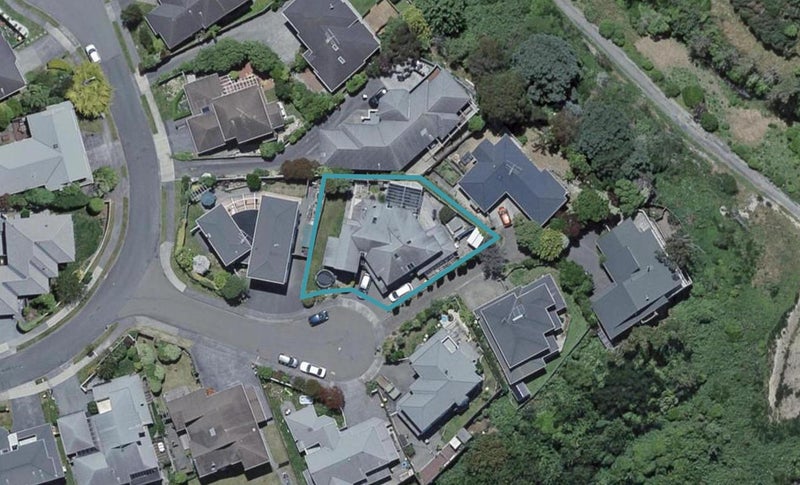 3 Ashfield Grove, Churton Park, Wellington - Carousel 1