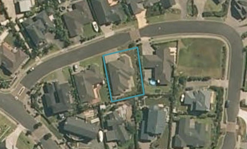 6 The Ritz, Orewa, Orewa - Carousel 1