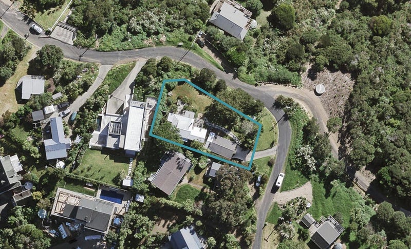 27 Matapana Road, Palm Beach, Waiheke Island - Carousel 1