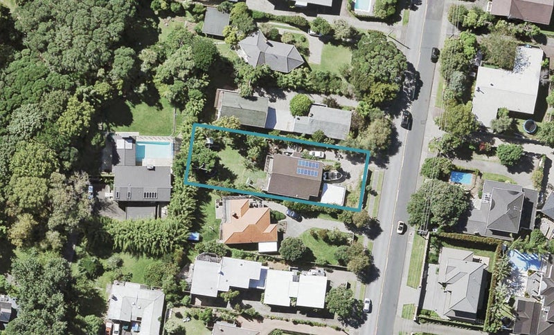 168 Beach Road, Campbells Bay, Auckland - Carousel 1