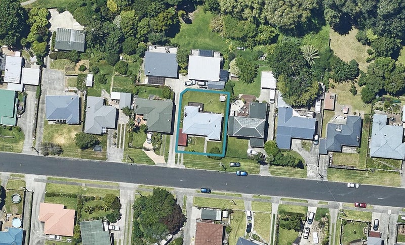 15 Esk Street, Parkvale, Tauranga - Carousel 1
