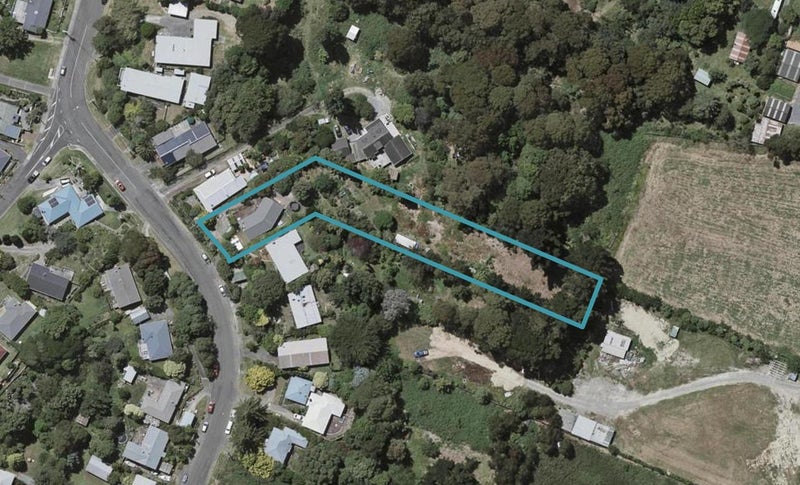 32 Leinster Avenue, Raumati South, Paraparaumu - Carousel 1