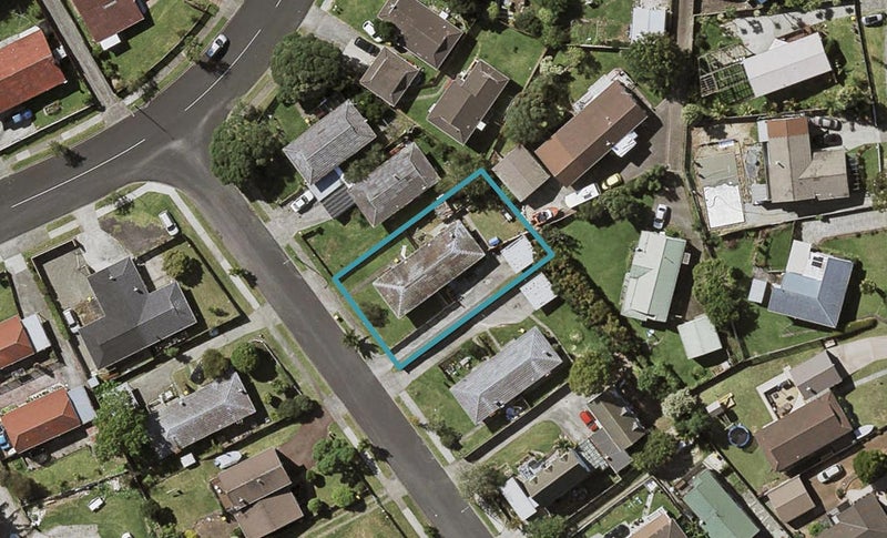 2/4 Sentosa Place, Clover Park, Auckland - Carousel 1