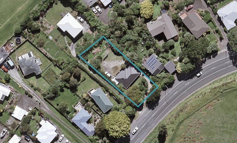 84 South Road, Blagdon, New Plymouth - Carousel 1