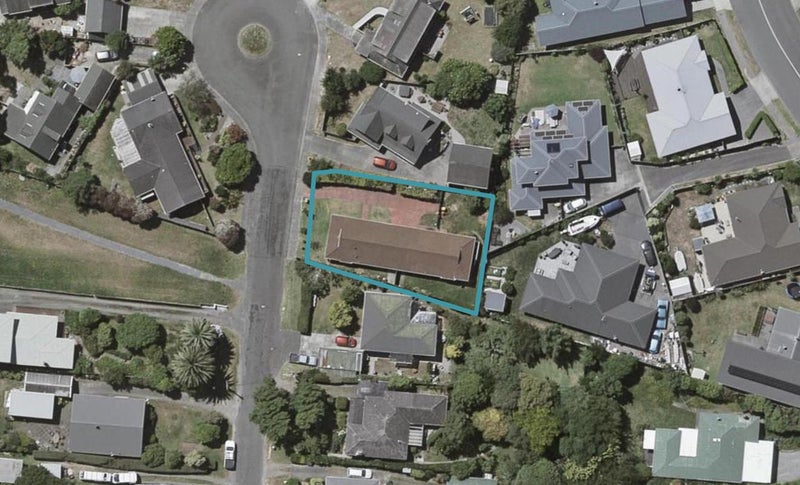 16 Miro Road, Raumati South, Paraparaumu - Carousel 1