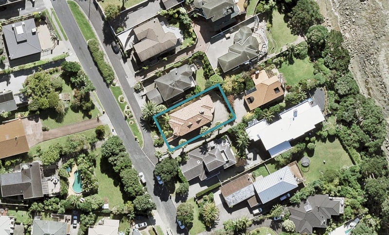44A Sharon Road, Waiake, Auckland - Carousel 1
