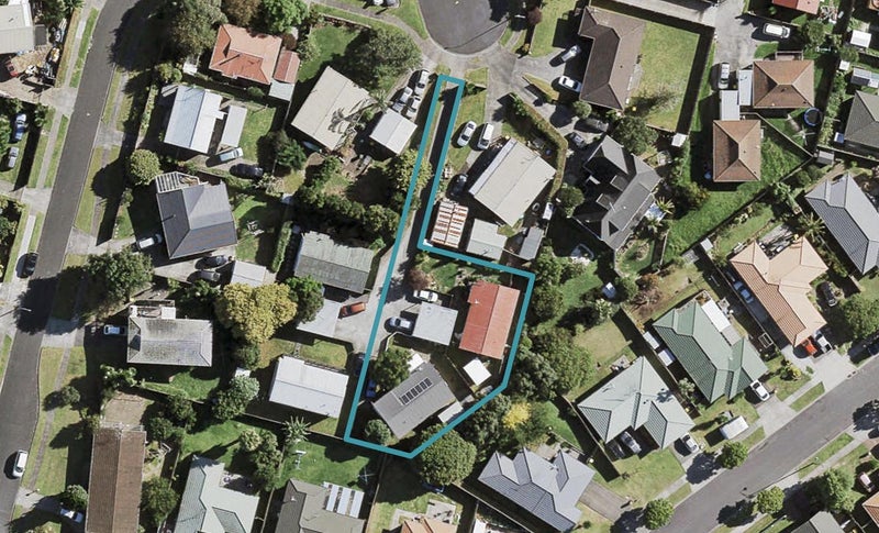 1/13 Justamere Place, Weymouth, Auckland - Carousel 1