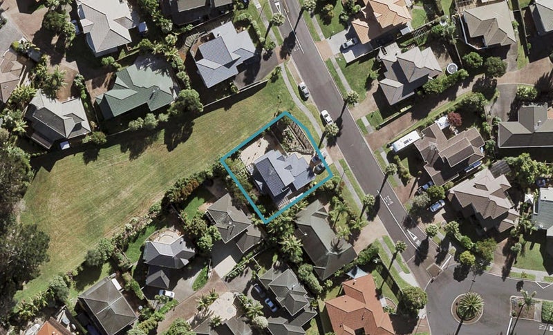 12 Calypso Way, Unsworth Heights, Auckland - Carousel 1