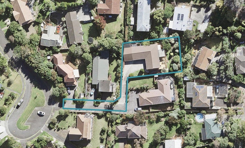 8 Cairnbrae Court, Northcross, Auckland - Carousel 1
