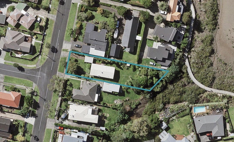 21 Tamaki Bay Drive, Pakuranga, Auckland - Carousel 1