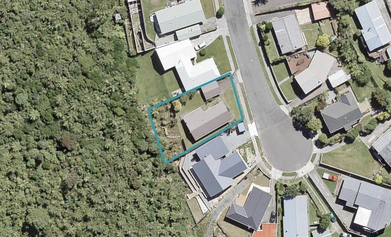 35 Mossburn Grove, Kelson, Lower Hutt - Carousel 1