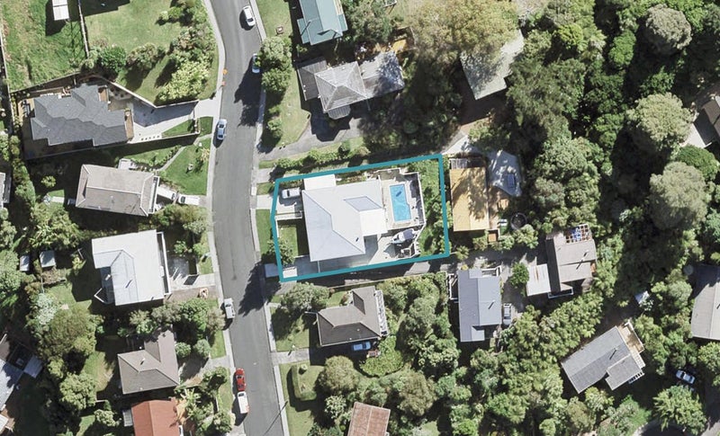 8 Barker Rise, Northcross, Auckland - Carousel 1