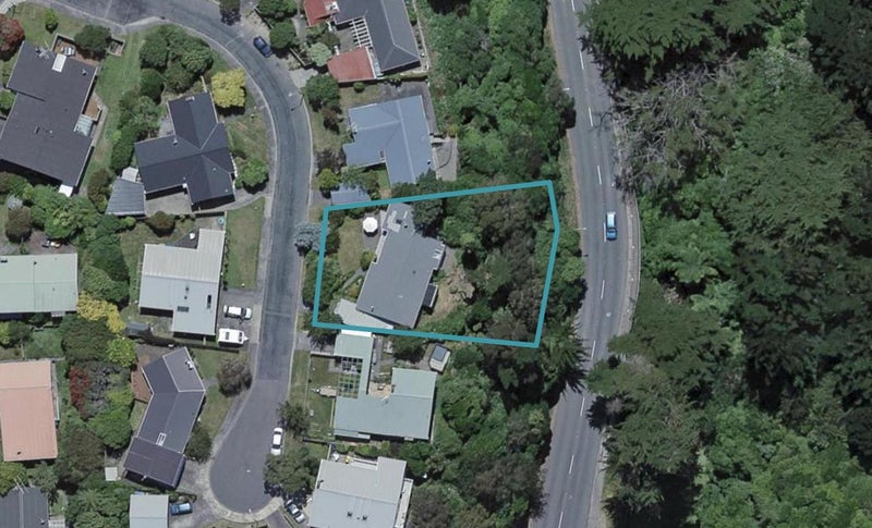 11 Chudleigh Grove, Churton Park, Wellington - Carousel 1